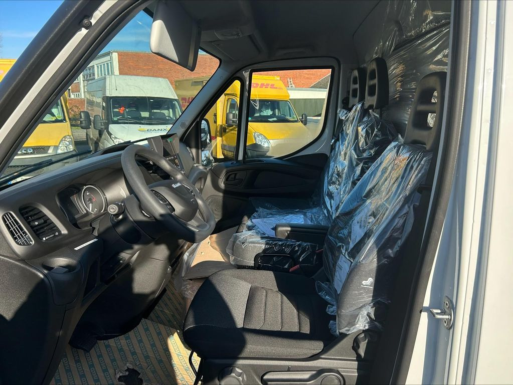 Box van Iveco Daily Koffer 35S14H 100 kW (136 PS), Schaltge...