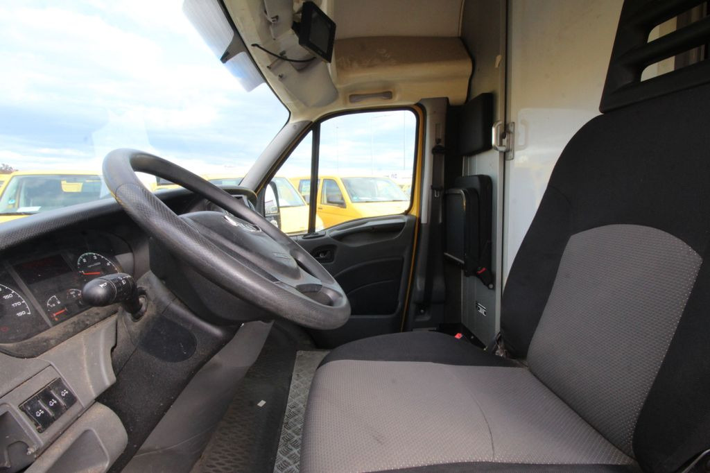 Box van Iveco IS35SI2AA Daily/ Regalsystem/ Koffer/Luftfeder