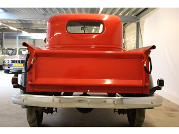 Pickup truck Chevrolet Pick Up Deluxe: picture 4