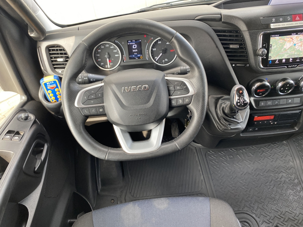 Curtain side van Iveco 70 C 21 / BÄR-LBW