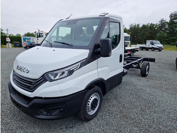 New Van IVECO 35s18 chassis cabine: picture 1