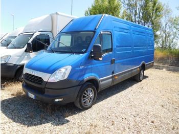 Box van Iveco Daily 35S15: picture 1