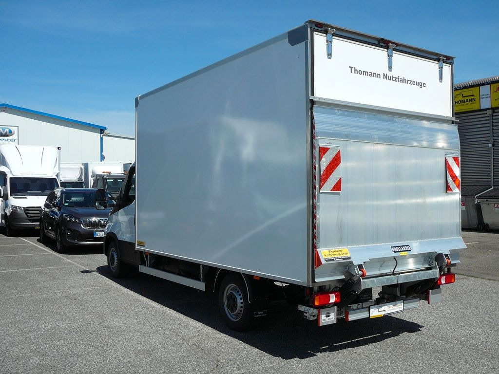 New Box van Iveco Daily 35S18 Koffer Ladebordwand Navi R-Cam: picture 4