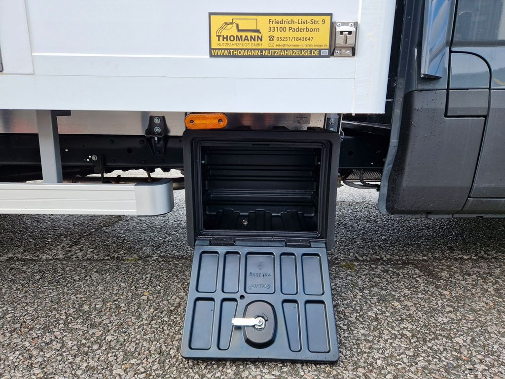 New Box van Iveco Daily 35S18 Koffer Türen: picture 11