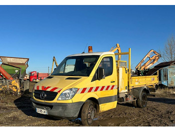 Flatbed van MERCEDES-BENZ Sprinter 511