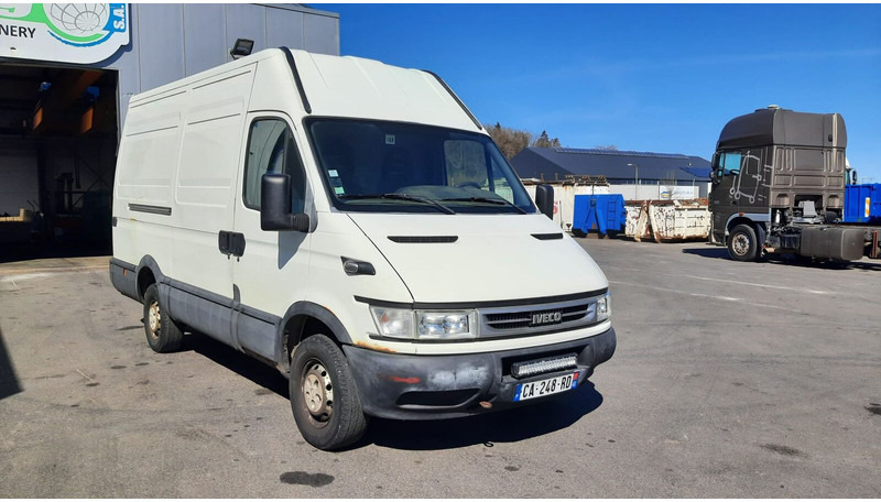 Panel van Iveco Daily 35S12