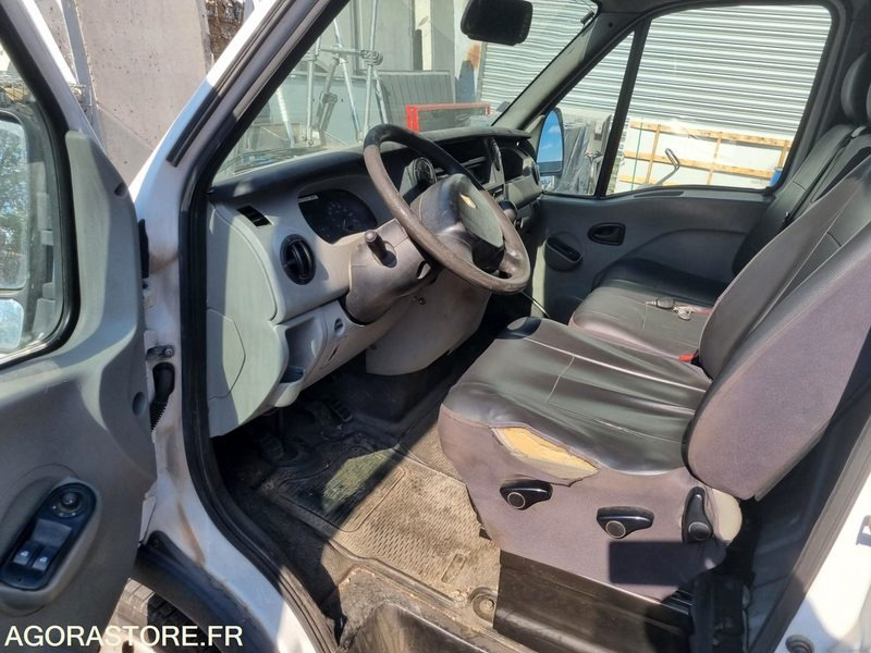 Panel van RENAULT MASTER FOURGON de 2005 - 253000 km (R3B246)