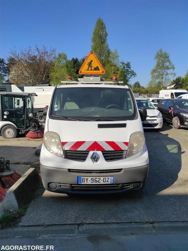 Panel van Renault Trafic II Fourgon Phase 2 L1H1 1000kg 2.0 dCi 16V 90 cv