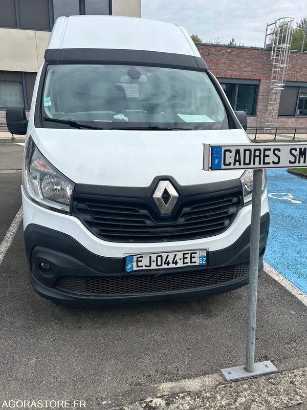 Panel van TRAFIC / 2017 / 134951 KMS / NE ROULE PLUS
