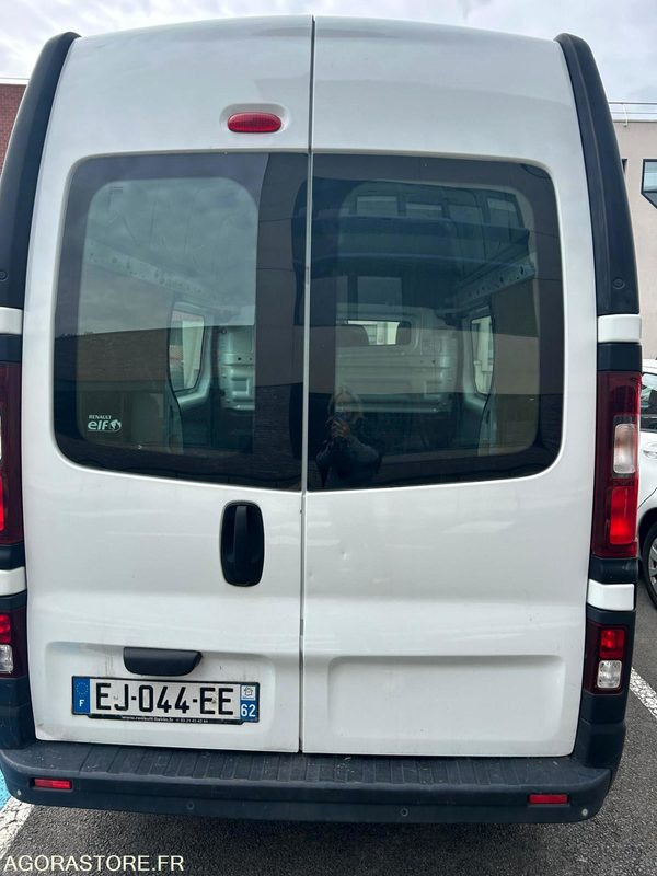 Panel van TRAFIC / 2017 / 134951 KMS / NE ROULE PLUS