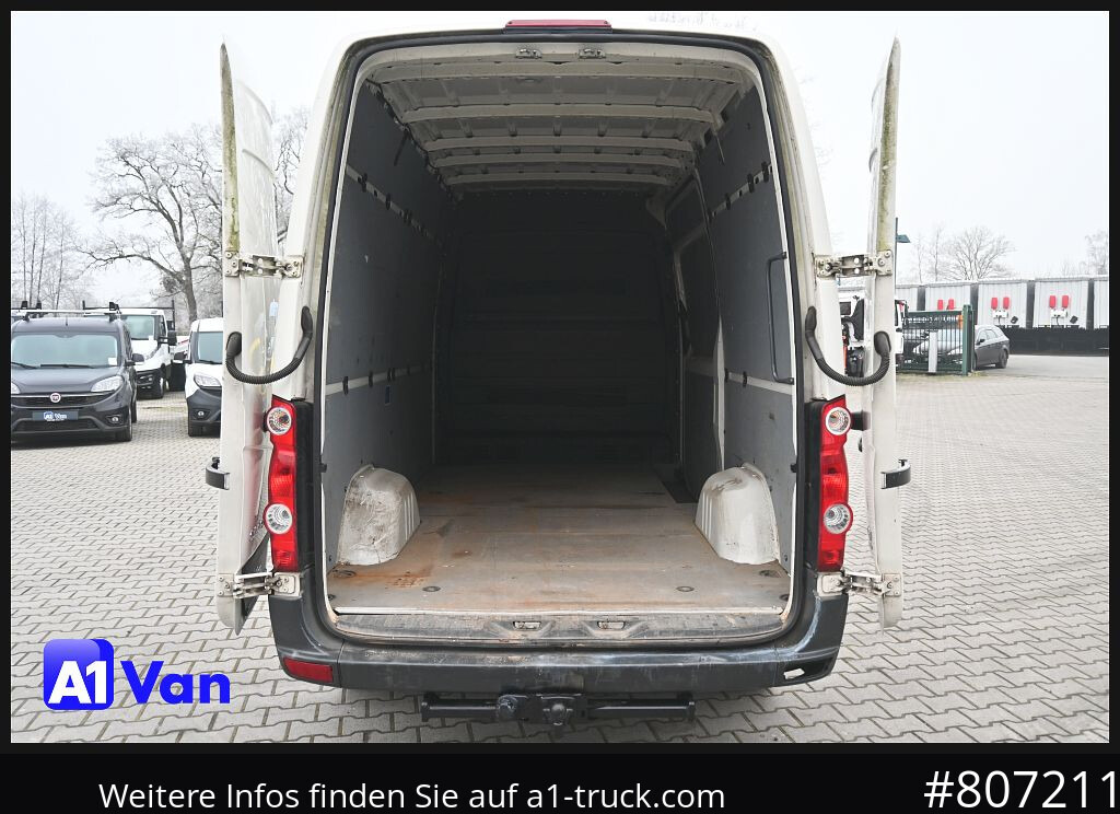 Panel van VOLKSWAGEN Crafter 35 L2H2 Kastenwagen, Klima, AHK