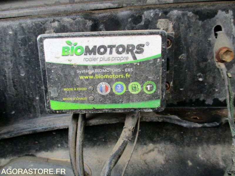 Pickup truck TOYOTA TUNDRA SR5 iFORCE V8 4.7i 275cv BVA de 2008 183119Kms ESS/E85