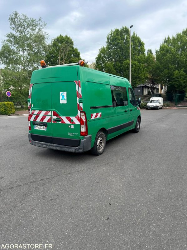 Van RENAULT MASTER 7 PLACES - 2011 - 151 000 KM