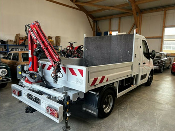 Flatbed van RENAULT Master