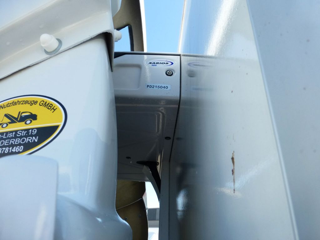 New Refrigerated van Renault Master Kühlkoffer mit LBW Xarios 300 GH: picture 10