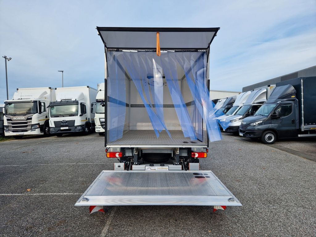 New Refrigerated van Renault Master Kühlkoffer mit LBW Xarios 300 GH: picture 15