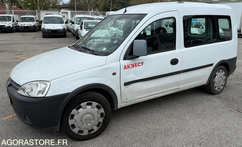 Small van AD377FT- Fourgonnette OPEL COMBO GNV