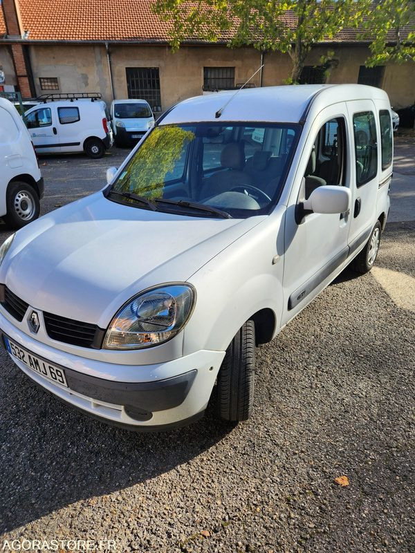 Small van RENAUKT KANGOO COMBISPACE