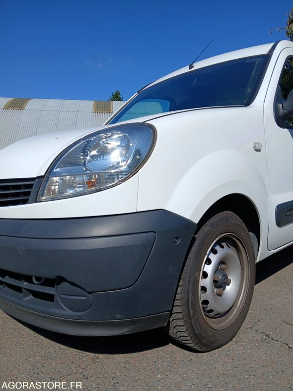 Small van Renault Kangoo 648 ABJ 42