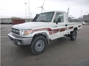 Pickup truck TOYOTA Land cruiser 79: picture 1