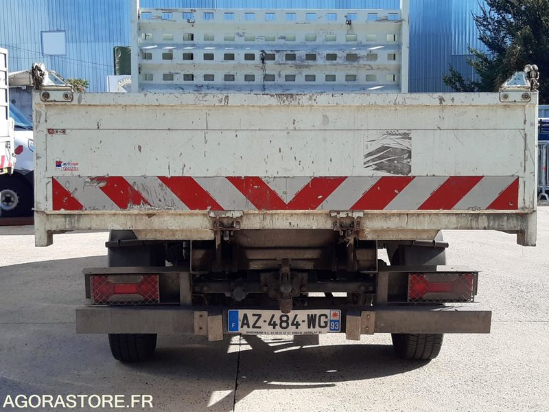 Tipper van IVECO BENNE DANS L'ETAT