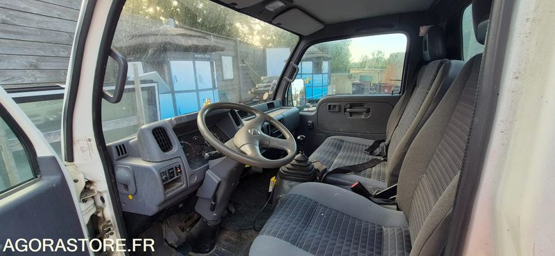Tipper van Nissan Cabstar