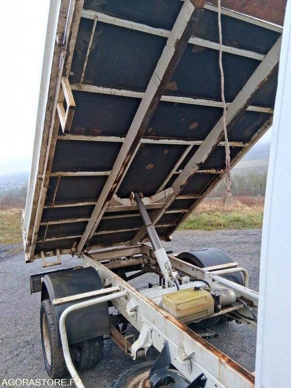 Tipper van Renault Master 120 DCI
