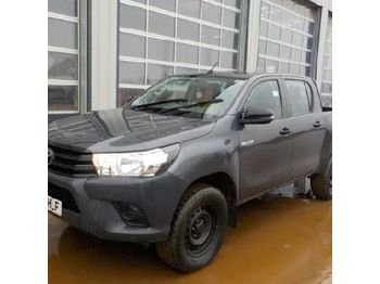 Pickup truck Toyota Hilux: picture 1
