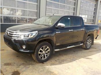Pickup truck Toyota Hilux: picture 1
