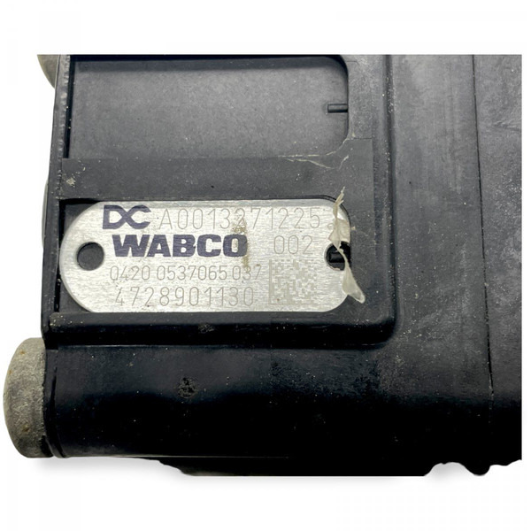 Wabco Actros MP4 2551 (01.12-) - Air suspension: picture 5