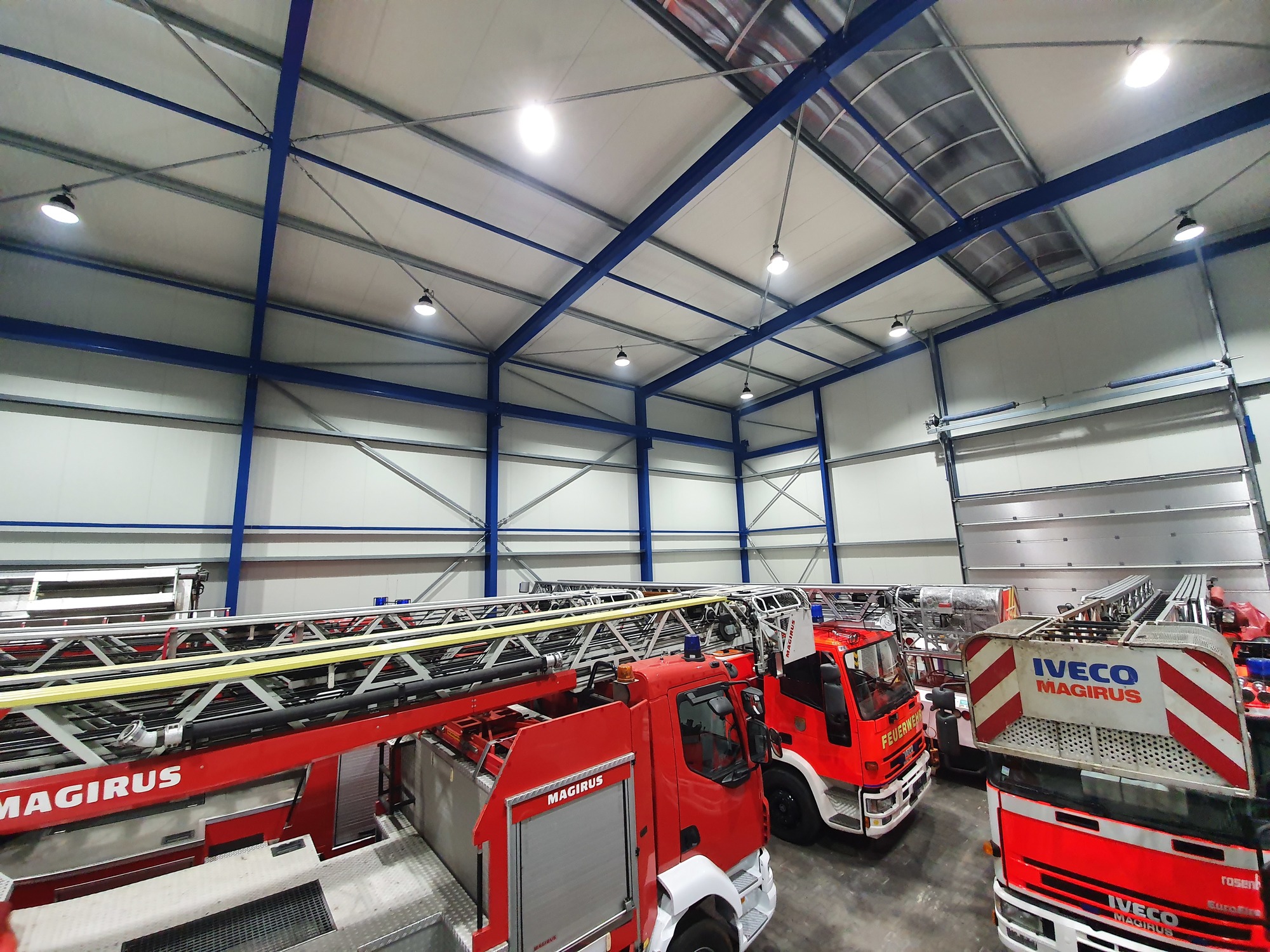 A.M. Hommeles B.V. - Trucks - Year: 2002, diesel undefined: picture 1