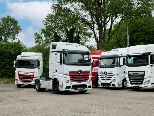 Hesselink Trucks B.V. - Tractor units DAF undefined: picture 2