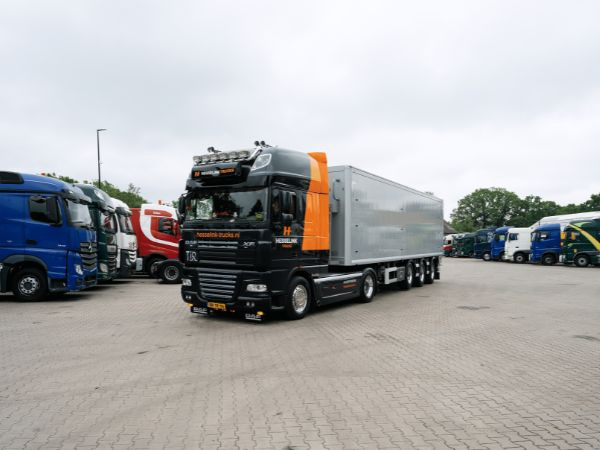 Hesselink Trucks B.V. - Tractor units DAF undefined: picture 6