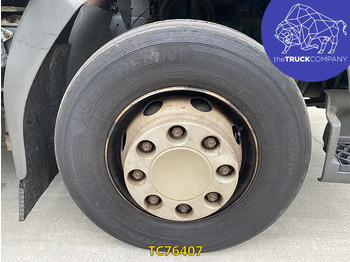 Refrigerator truck Renault D 210: picture 3