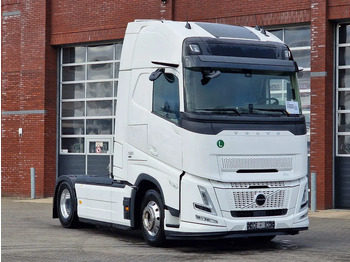 Tractor unit VOLVO FH13 500