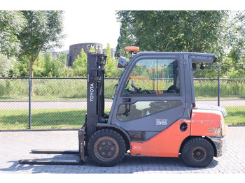 Diesel forklift TOYOTA