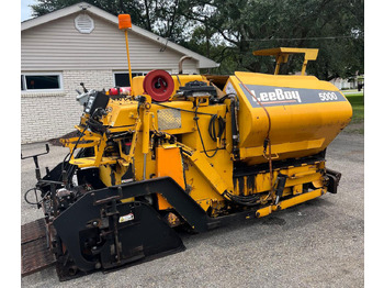 Asphalt paver