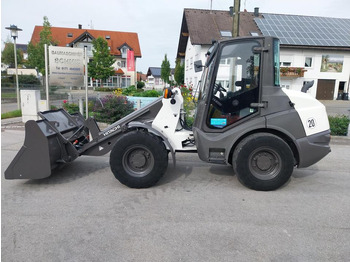 Compact loader CATERPILLAR