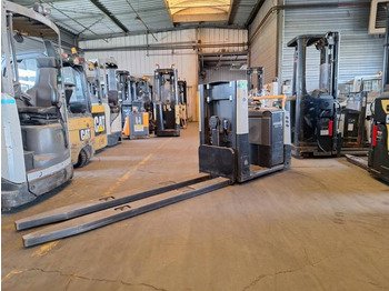 Order picker Crown GPC3055-2.0: picture 4 Order picker Crown GPC3055-2.0: picture 4