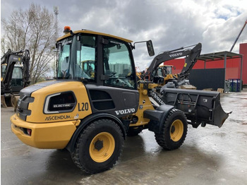 Skid steer loader Volvo JL20H Electric: picture 3