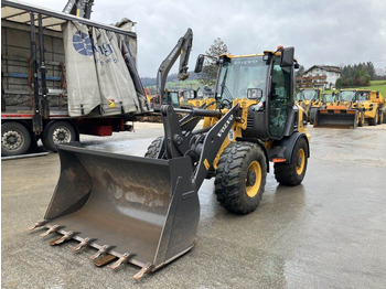 Skid steer loader Volvo JL25H Electric: picture 4
