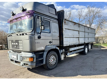 Dropside/ Flatbed truck MAN 26.464: picture 3