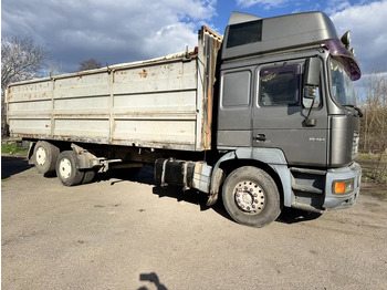 Dropside/ Flatbed truck MAN 26.464: picture 4