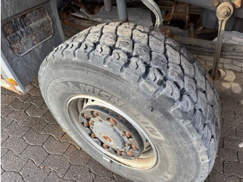 Skip loader truck Mercedes-Benz Atego 1828 4x4 Atego 1828 4x4, Tele-Absetzer, Winterdienstausstattung: picture 2