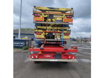Container transporter/ Swap body semi-trailer Dennison DF251: picture 4