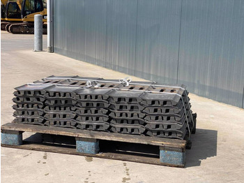 New Frame/ Chassis for Construction machinery JCB JS240 / JS260 / JS300 Shoes/Pads: picture 5