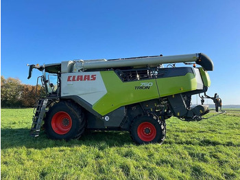Combine harvester CLAAS