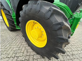 Farm tractor John Deere 6R 155: picture 3