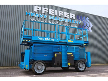 Scissor lift GENIE
