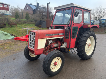 Farm tractor INTERNATIONAL